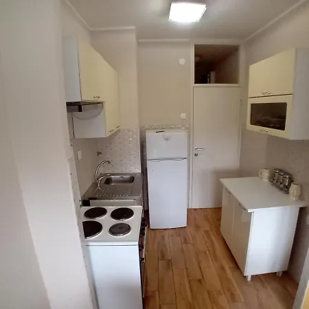 Mellon Apartment *